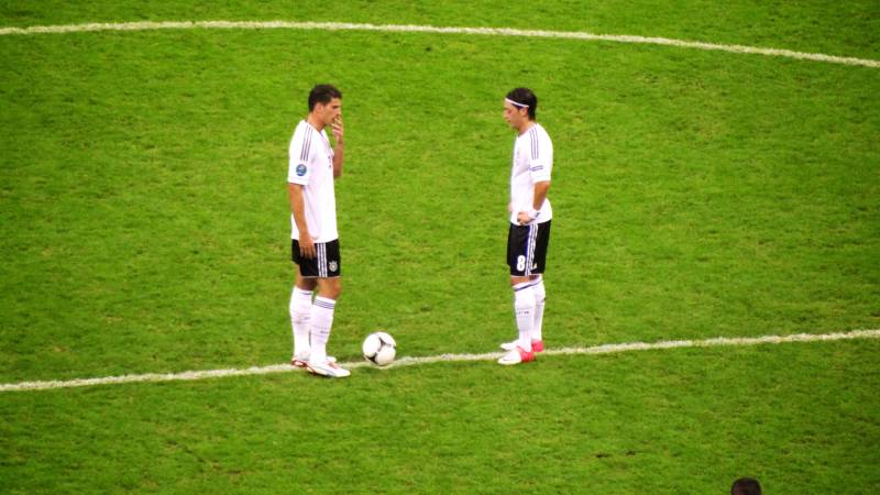 Kèo Giao Bóng (Kick-off) Là Gì? Kèo Thơm Này Nên Bắt Không? 5 Quan sát sự thay đổi tỷ lệ Kick-off trong 1–2 giờ trước trận
